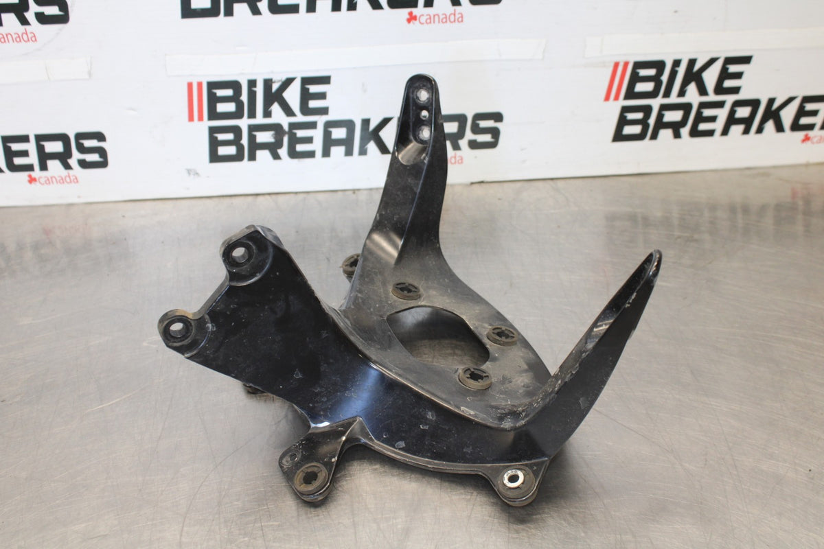 05 YAMAHA YZF R6 UPPER FAIRING MIRROR GAUGES STAY BRACKET BB894