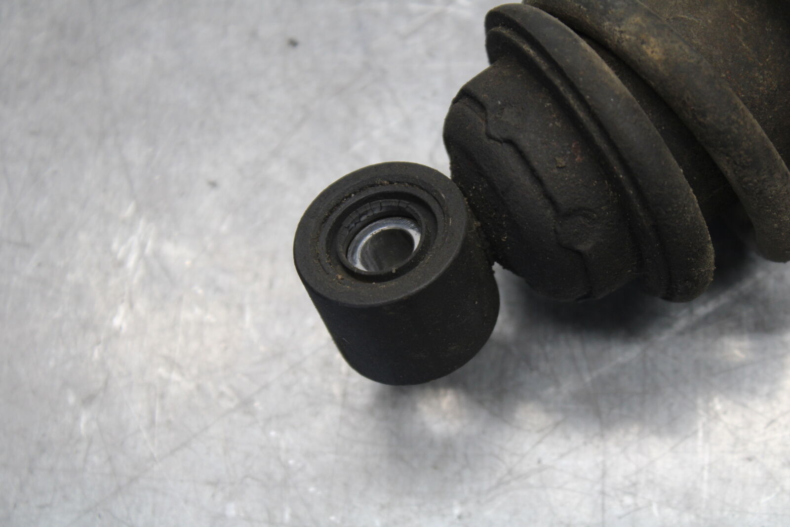 85-86 SUZUKI MADURA 1200 REAR BACK SHOCK ABSORBER  BB691