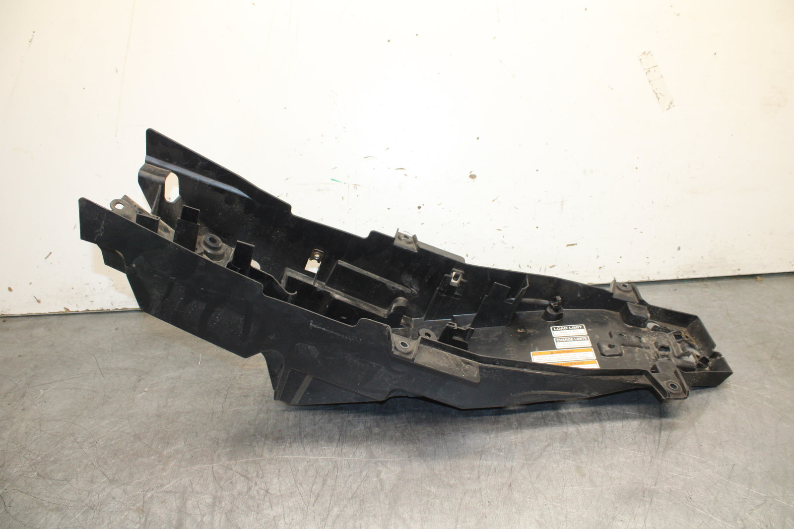 22-24 YAMAHA XSR900 REAR BACK TAIL UNDERTAIL BATTERY TRAY PLASTIC BB710