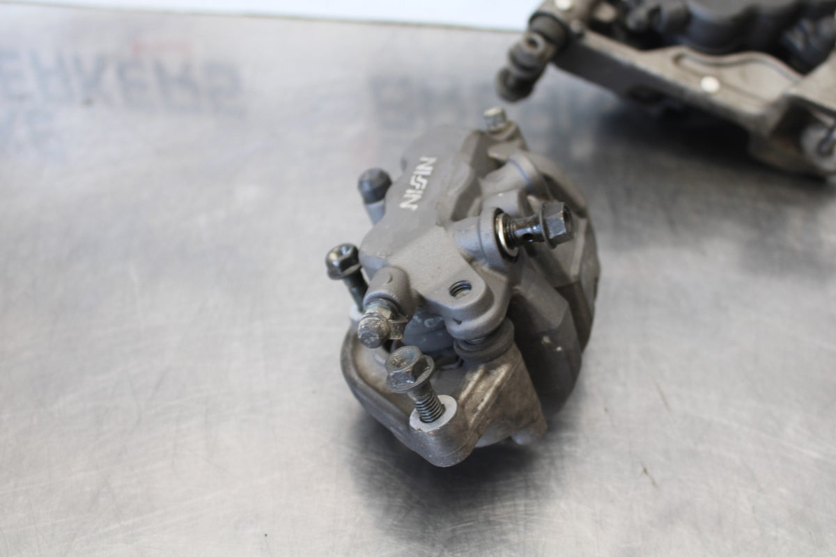 06-07 HONDA INTERCEPTOR 800 VFR800 RIGHT LEFT FRONT BRAKE CALIPER SET PAIR BB917