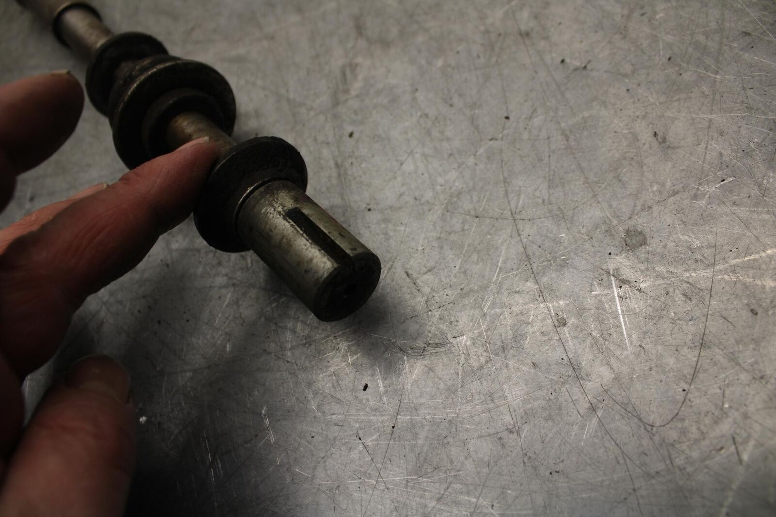 82-83 SUZUKI GS1100GL REAR AXLE BACK WHEEL RIM PIVOT BOLT AXEL BB30