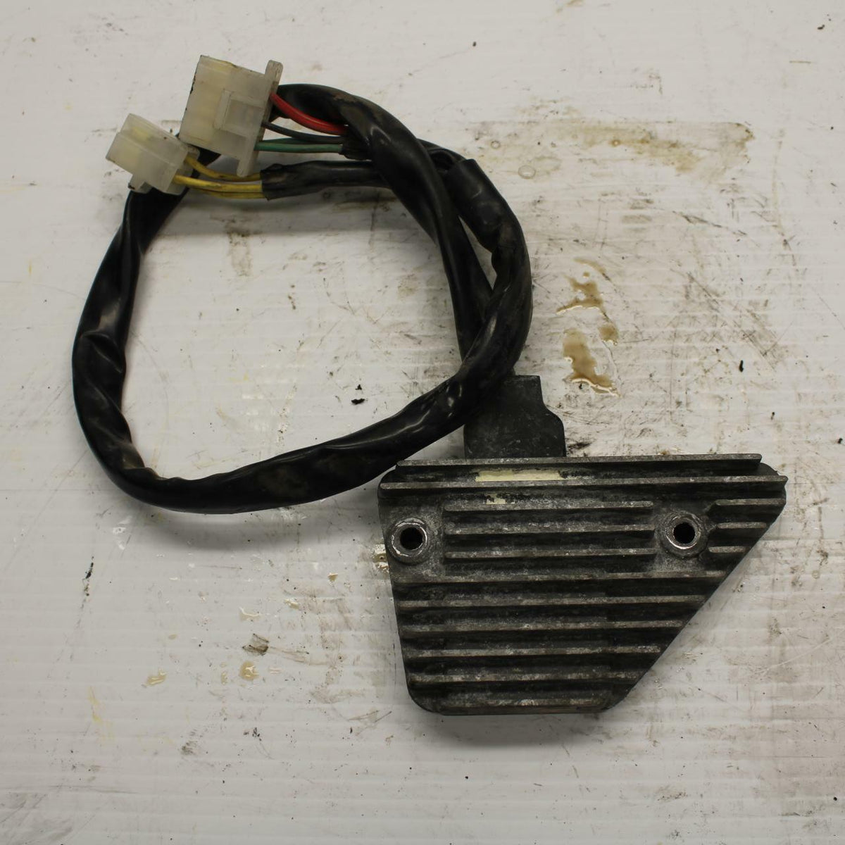 84-85 HONDA V30 MAGNA RECTIFIER VOLTAGE REGULATOR BB251