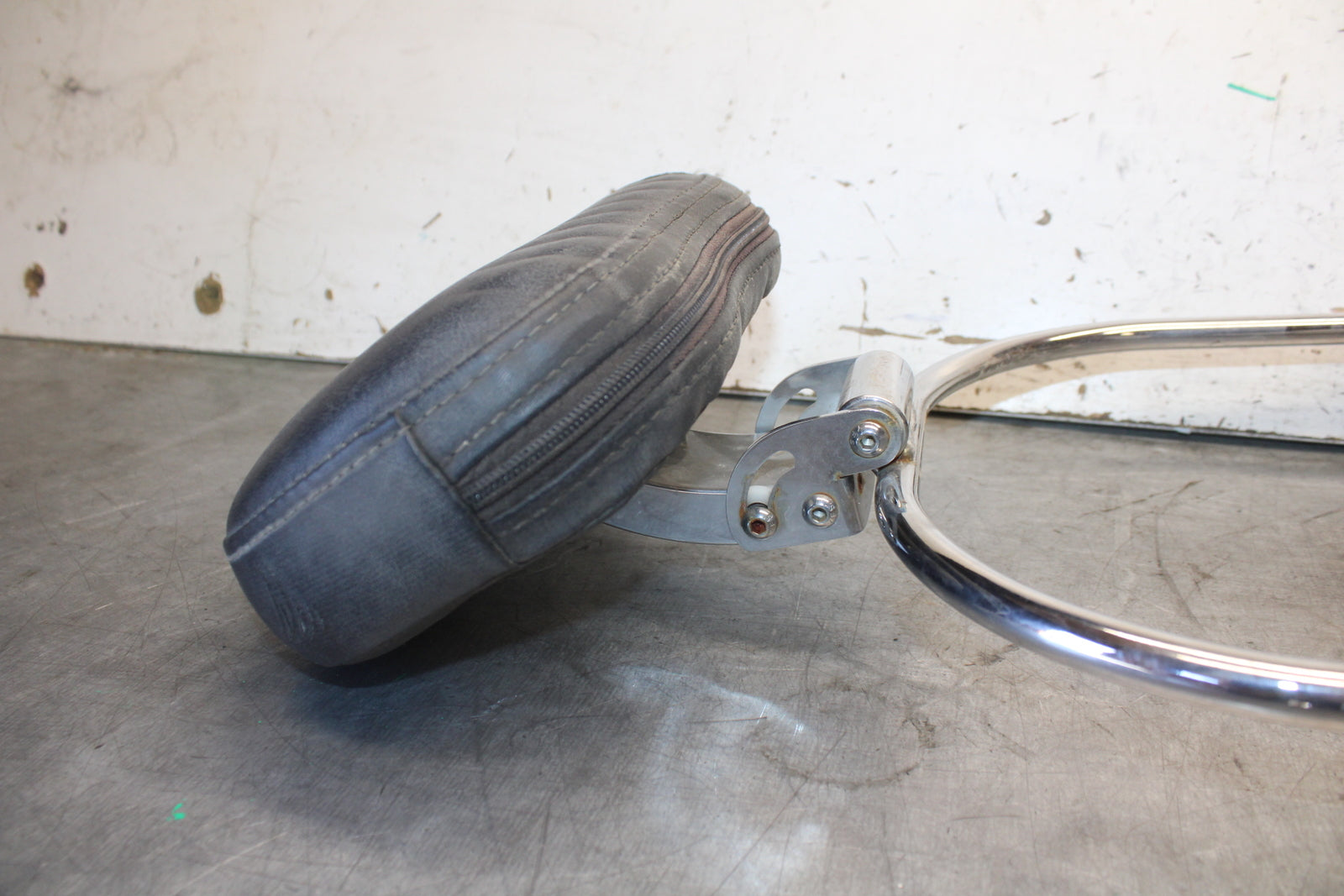 05-06 YAMAHA ROYAL STAR BACK REST SISSY BAR BB697