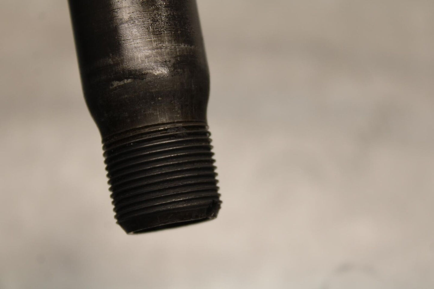 2007 Yamaha YZF R6S REAR AXLE BACK WHEEL PIVOT BOLT AXEL 5SL-25381-10-00 BB594