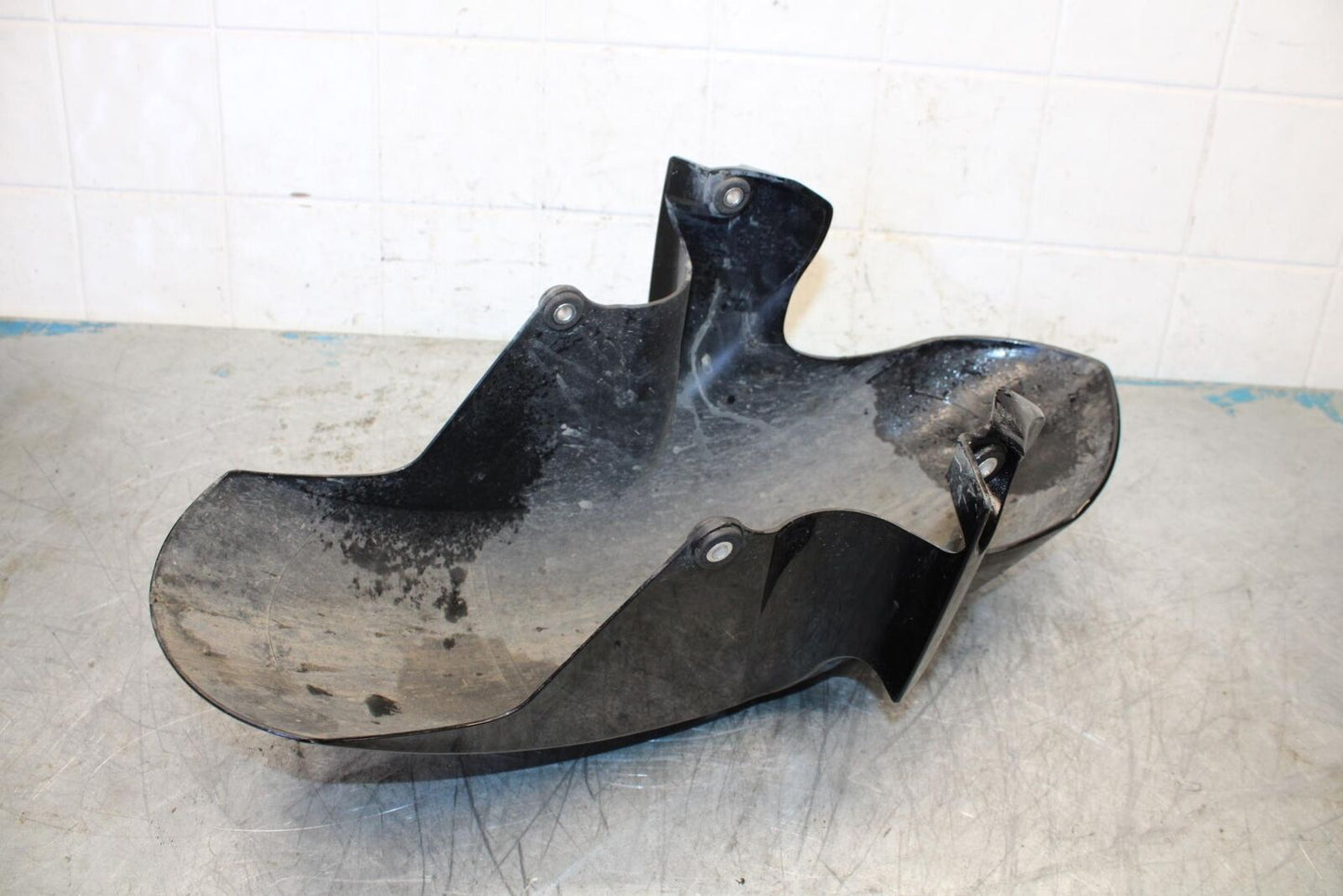 08-16 YAMAHA YZF R6 BLACK FRONT WHEEL FENDER COWL FAIRING  BB431