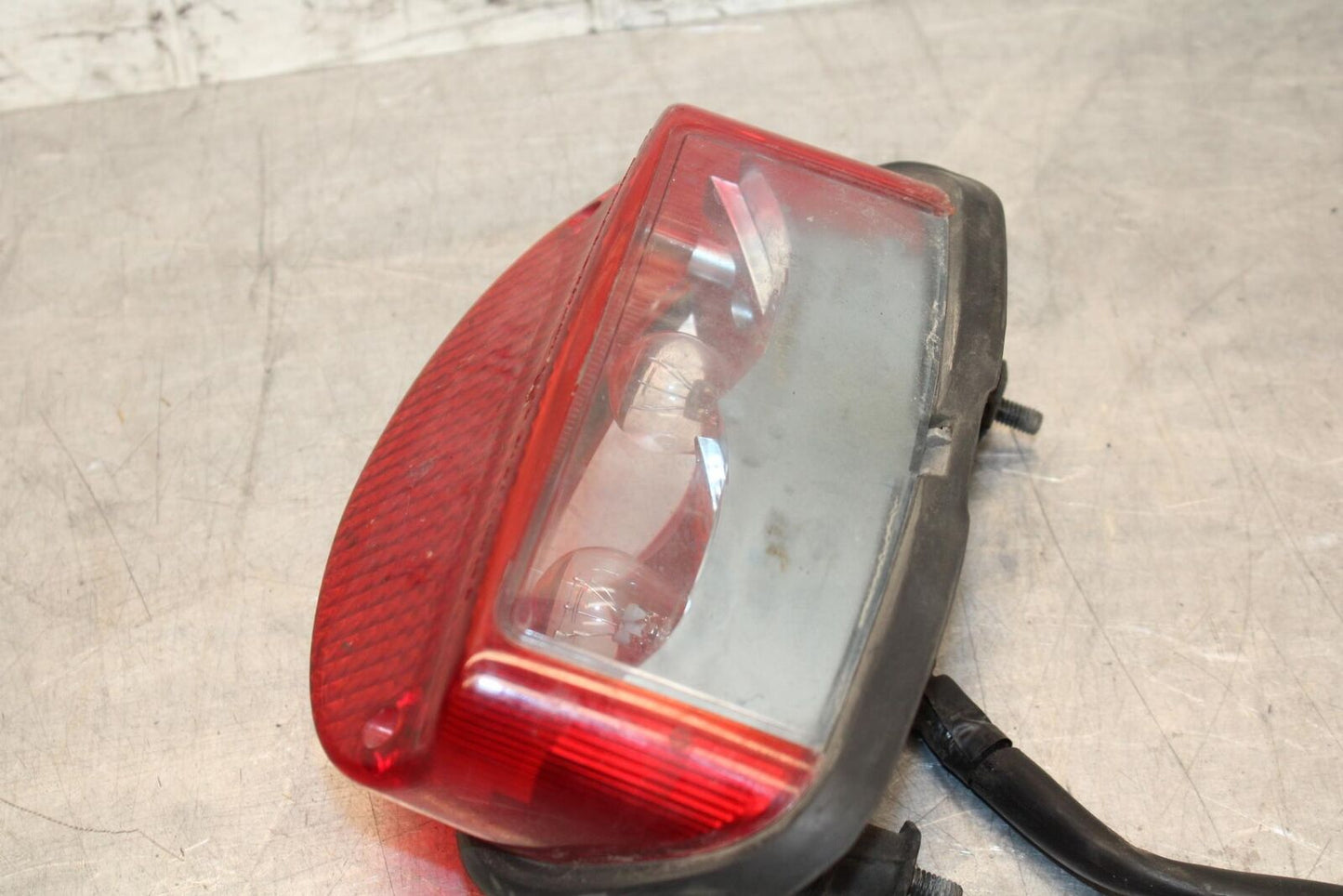 2007 Honda Shadow Spirit 1100 VT1100C TAILLIGHT REAR TAIL BRAKE LIGHT BB561