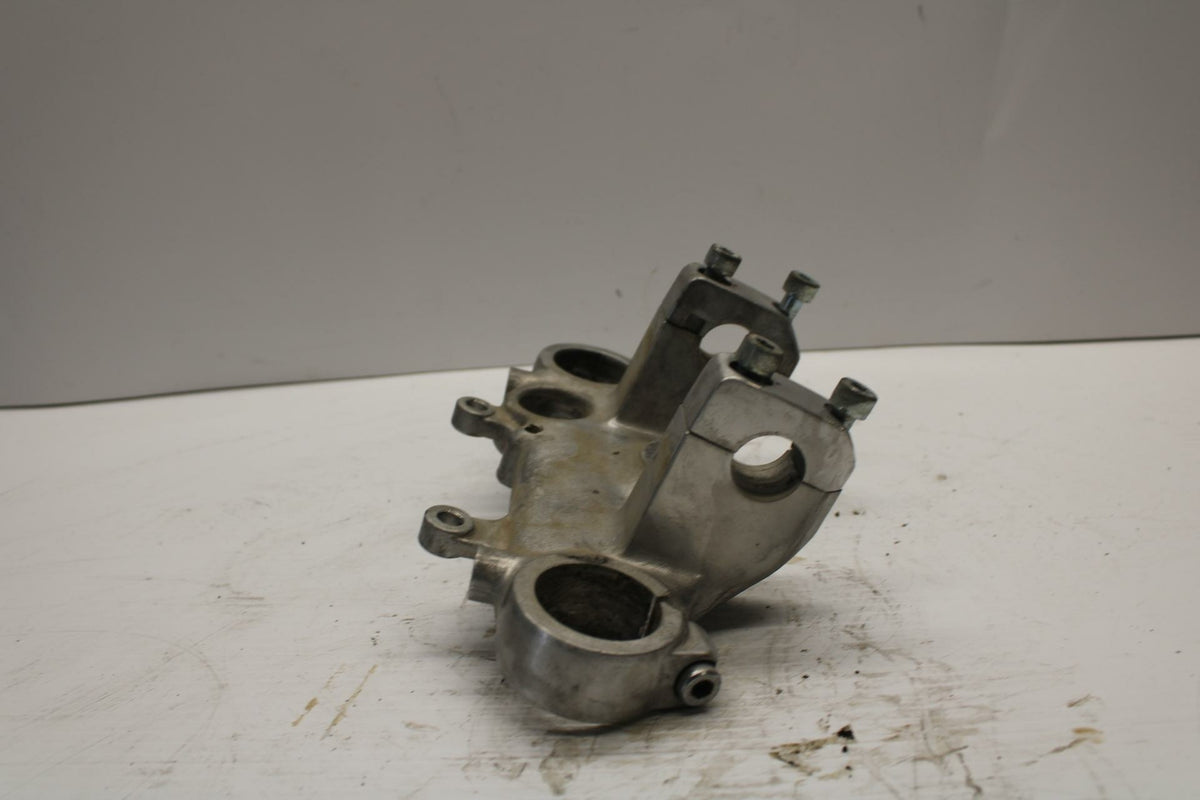 84-85 HONDA V30 MAGNA FORKS UPPER TRIPLE TREE CLAMP BB251