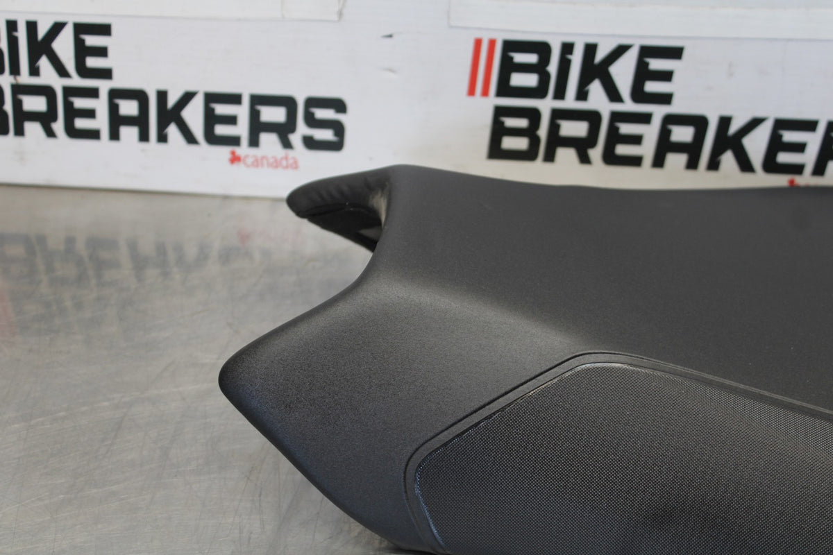 16 APRILIA TUONO V4 1100 FRONT DRIVERS SEAT PAD SADDLE PILLION BB905