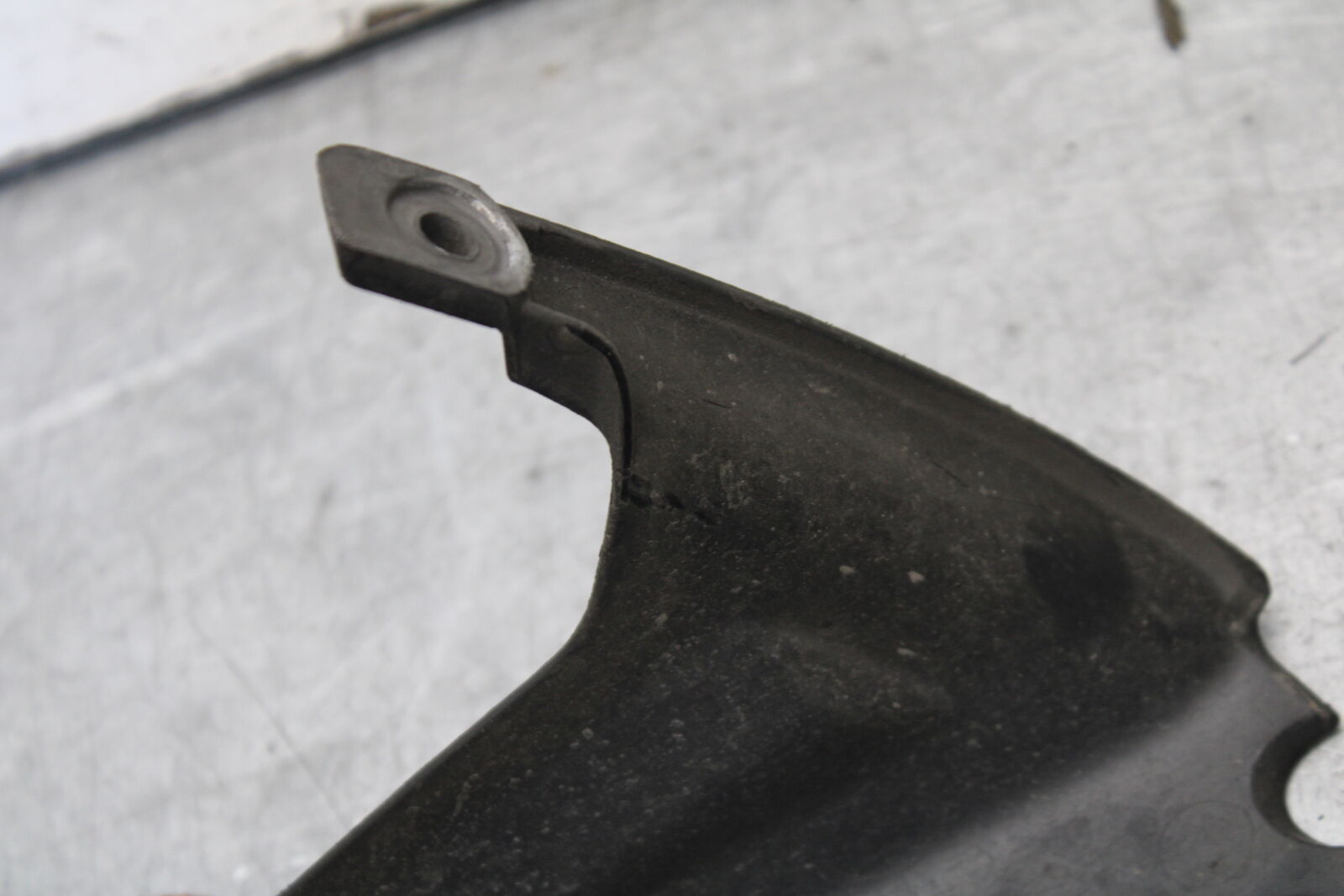 09-12 KAWASAKI NINJA ZX6R ZX600R REAR BACK WHEEL TIRE HUGGER 35023-0171 BB656