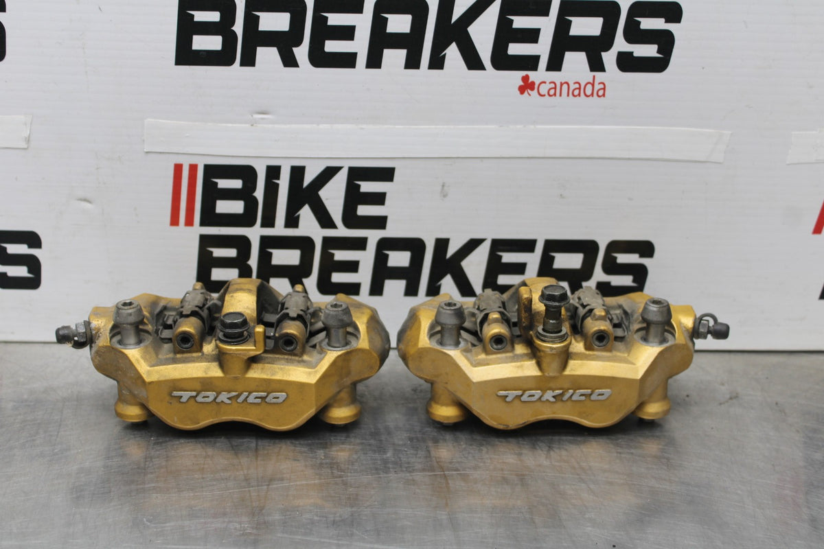 05-06 KAWASAKI NINJA ZX6R RIGHT LEFT FRONT BRAKE CALIPER SET PAIR CALIPERS BB877