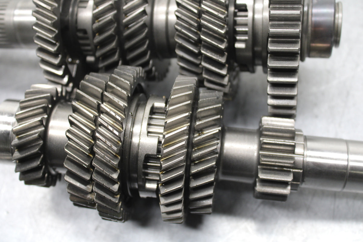 22-24 INDIAN CHIEF BOBBER DARK HORSE ENGINE TRANSMISSION TRANNY GEARS BB717