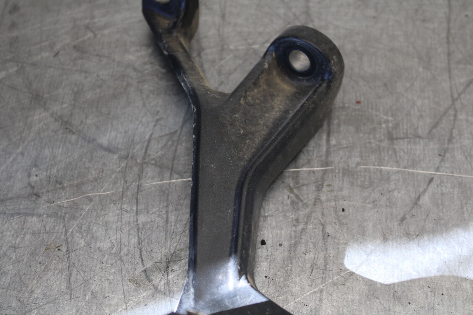 19-22 KAWASAKI Z400 REAR BACK PASSENGER PEG SET PAIR BB708