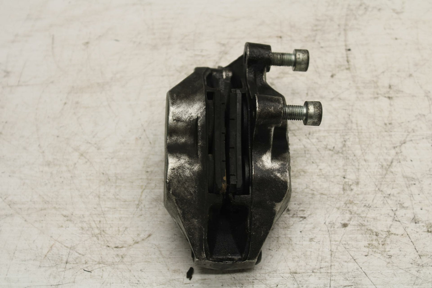 03-17 VICTORY VEGAS LEFT FRONT BRAKE CALIPER BB259