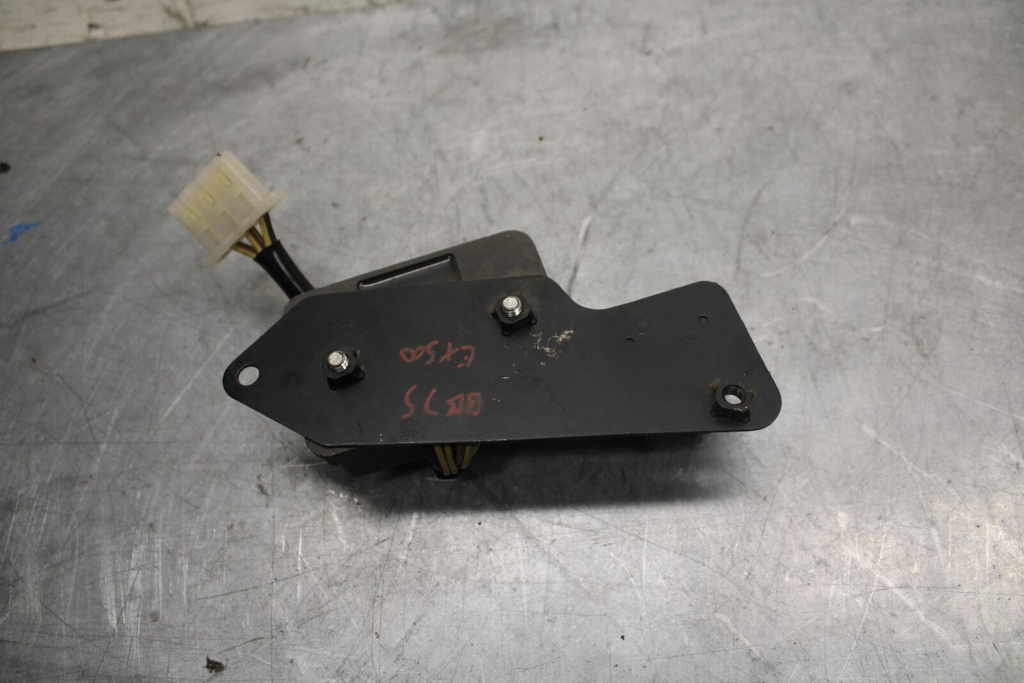 2005 Kawasaki Ninja 500R EX500D RECTIFIER VOLTAGE REGULATOR 11045-1421 BB36