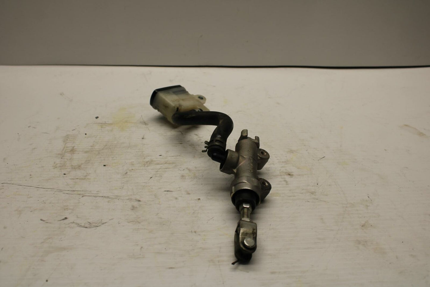 06-07 SUZUKI GSXR600 REAR BACK BRAKE MASTER CYLINDER W RESERVOIR BB245