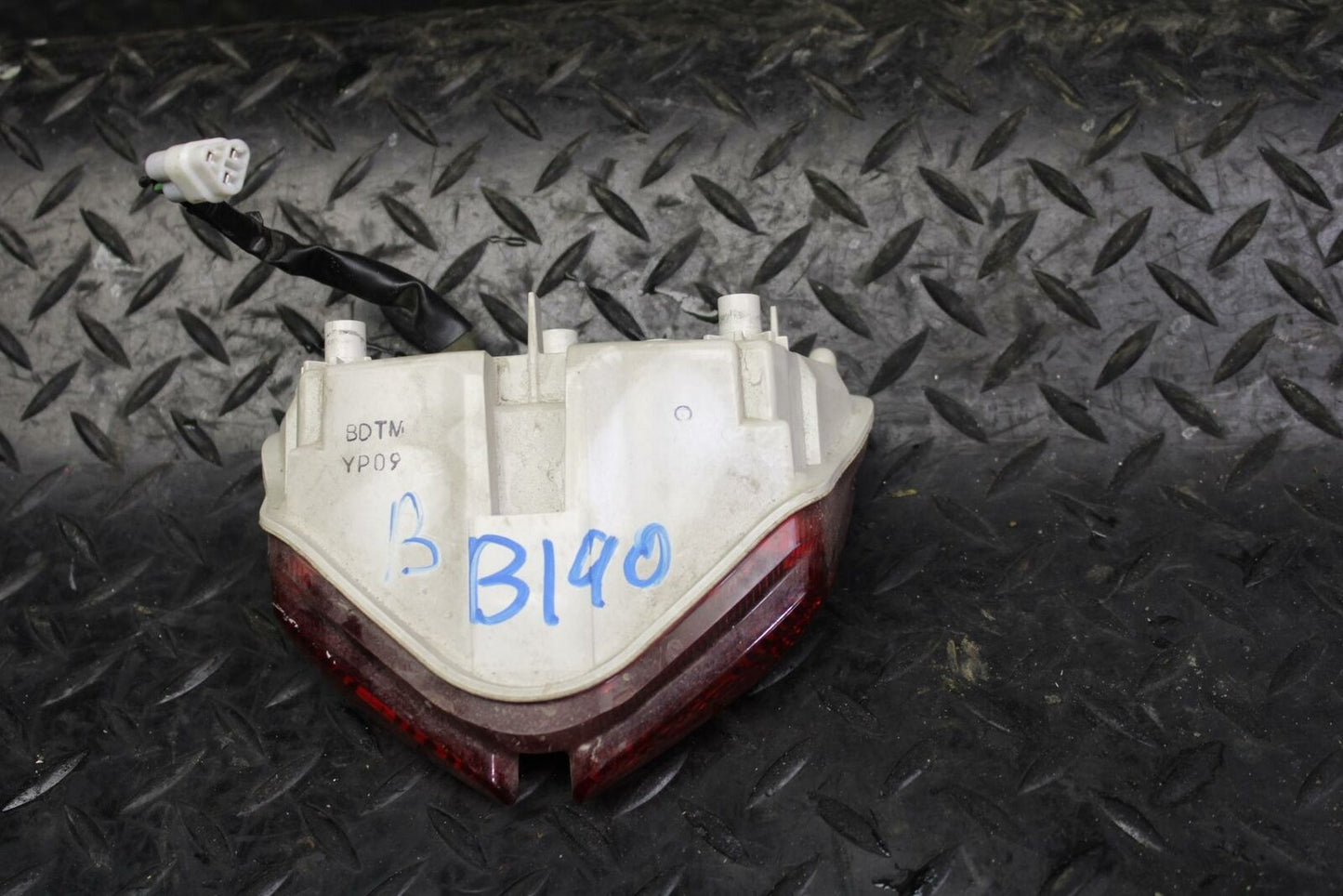 10 SUZUKI GSXR750 REAR TAIL TAILLIGHT BACK BRAKE LIGHT bb190