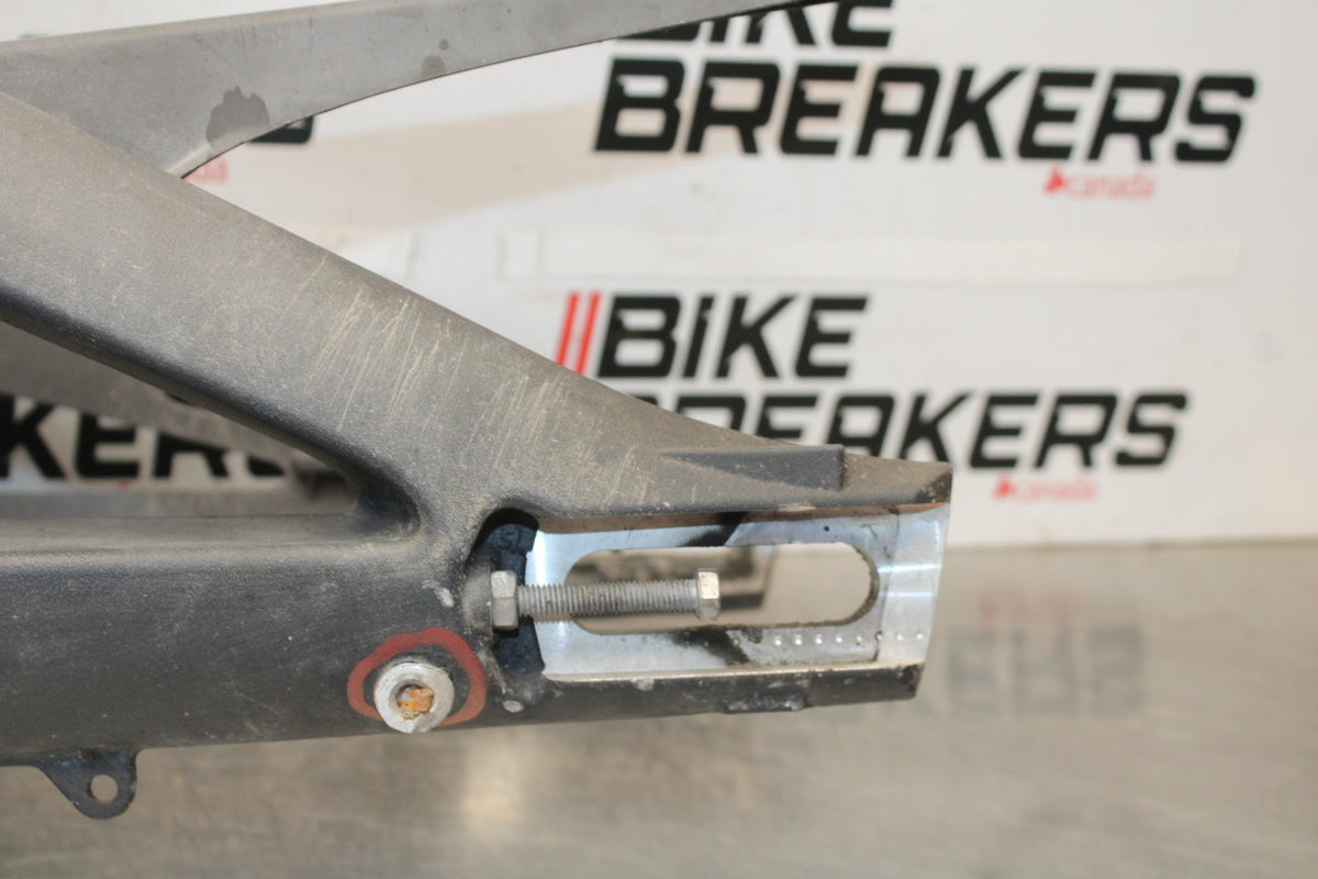 12 TRIUMPH STREET TRIPLE R REAR SWINGARM BACK SUSPENSION SWING ARM BB914