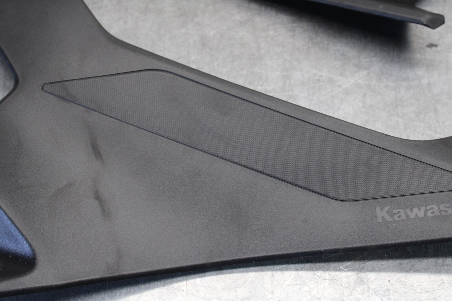 18-23 KAWASAKI NINJA 400 RIGHT LEFT FRONT SIDE SEAT PANELS TRIMS  BB679