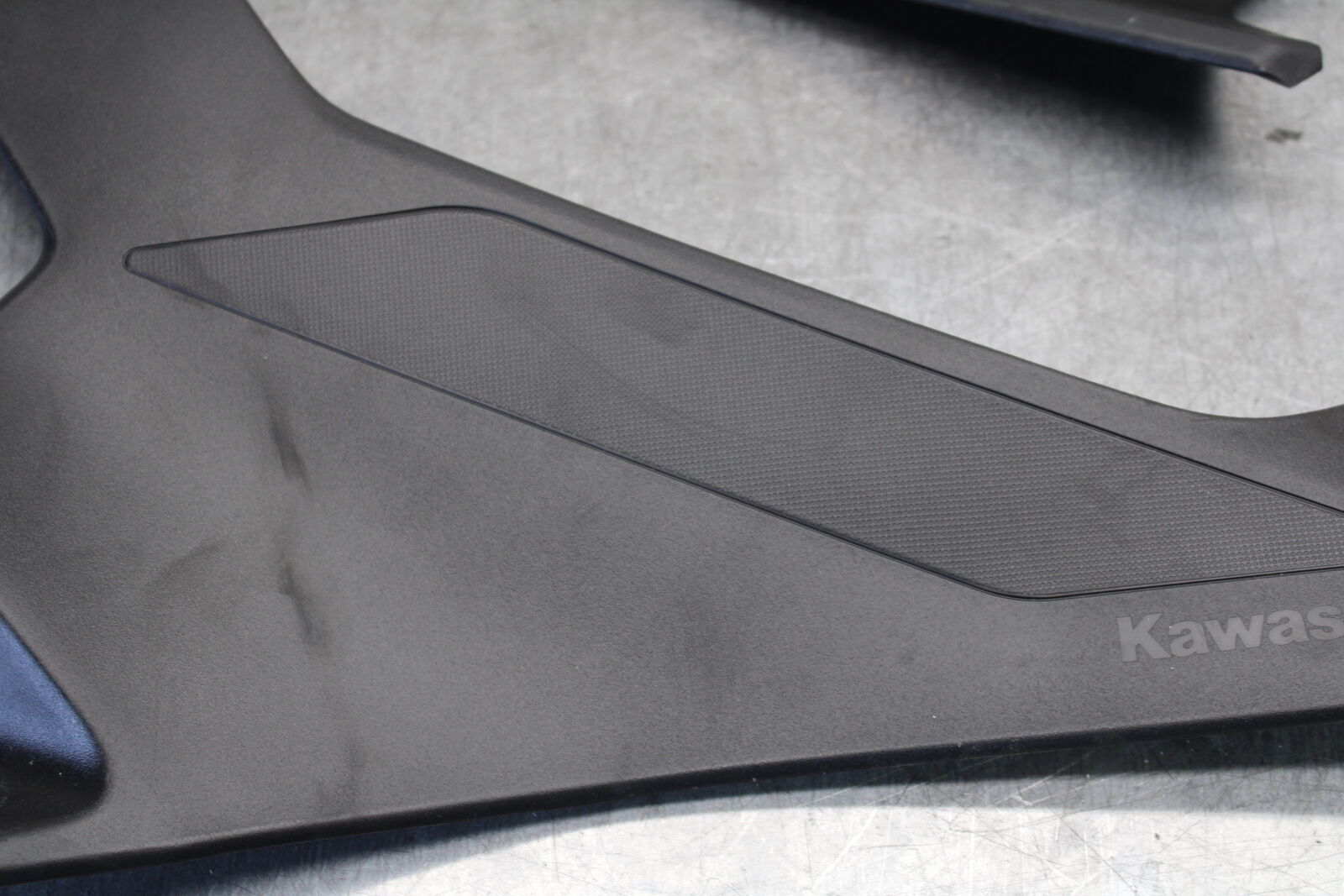 18-23 KAWASAKI NINJA 400 RIGHT LEFT FRONT SIDE SEAT PANELS TRIMS  BB679