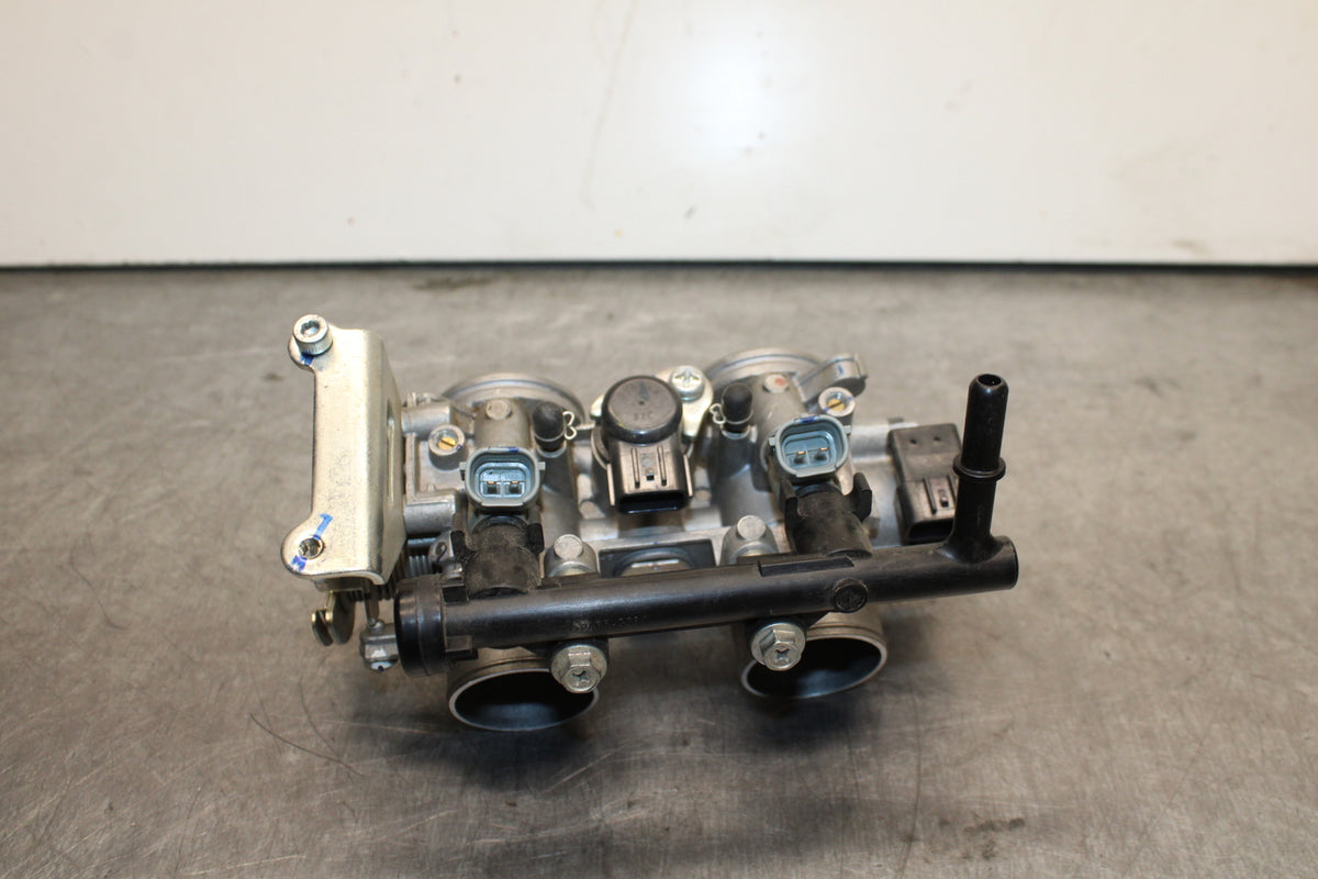 19-21 YAMAHA YZF R3 MAIN FUEL INJECTORS / THROTTLE BODIES BB121