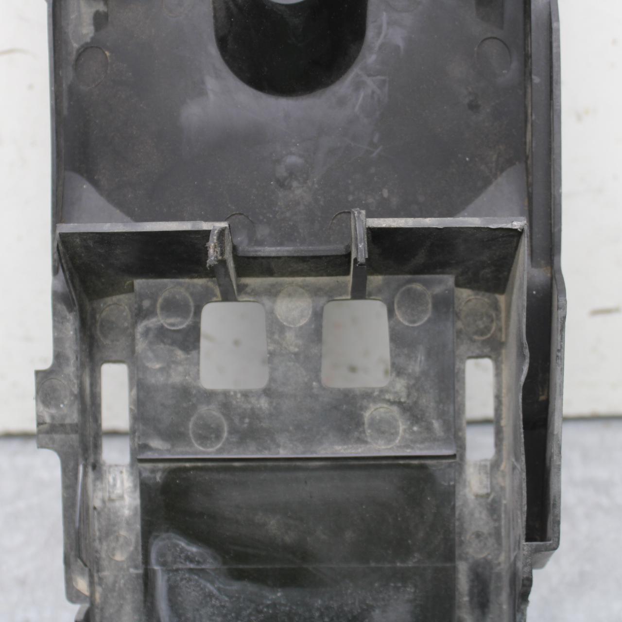 06-07 SUZUKI GSXR750 REAR BACK TAIL UNDERTAIL BATTERY TRAY PLASTIC BB645