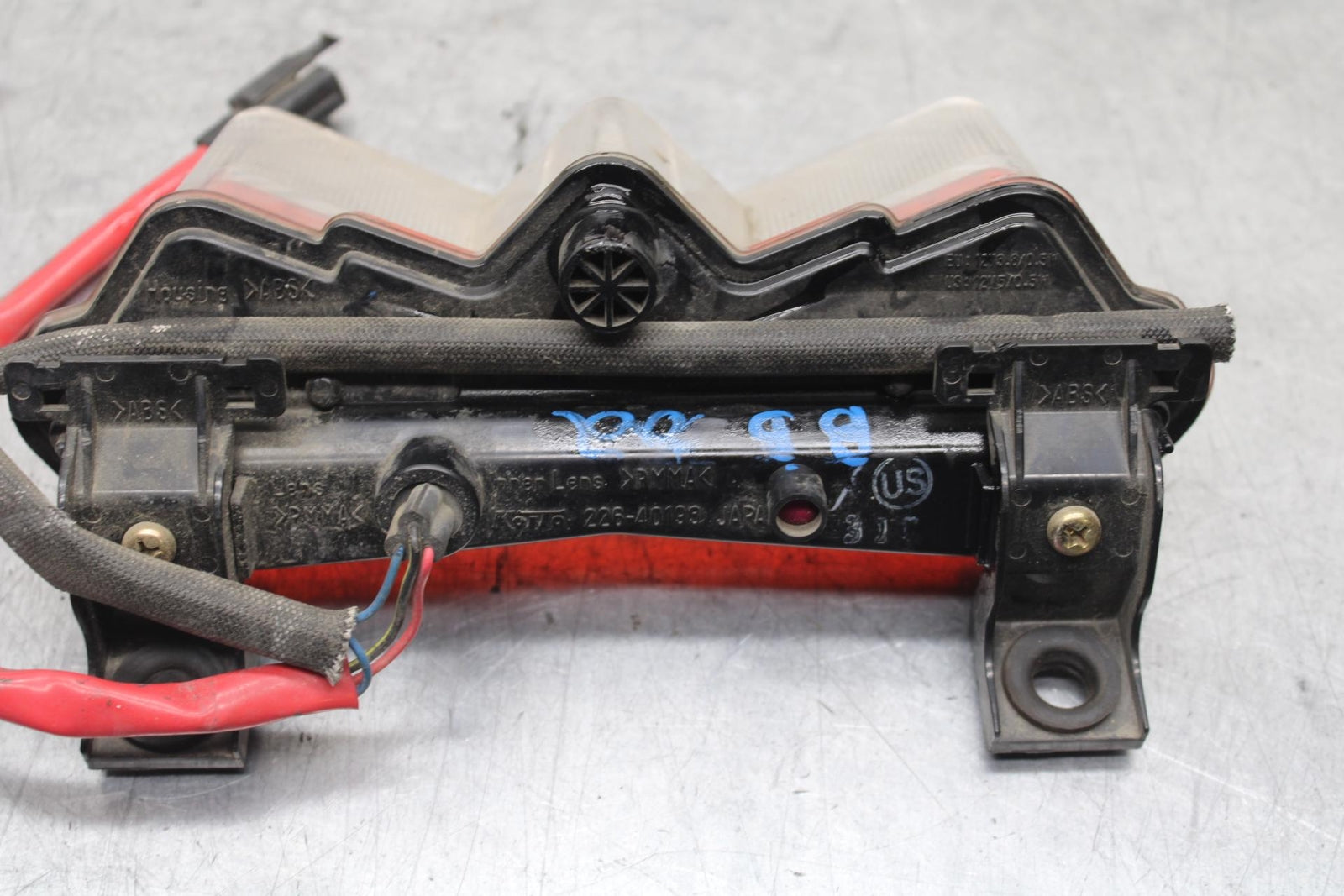 03-04 KAWASAKI NINJA ZX6RR REAR TAIL TAILLIGHT BACK BRAKE LIGHT BB105