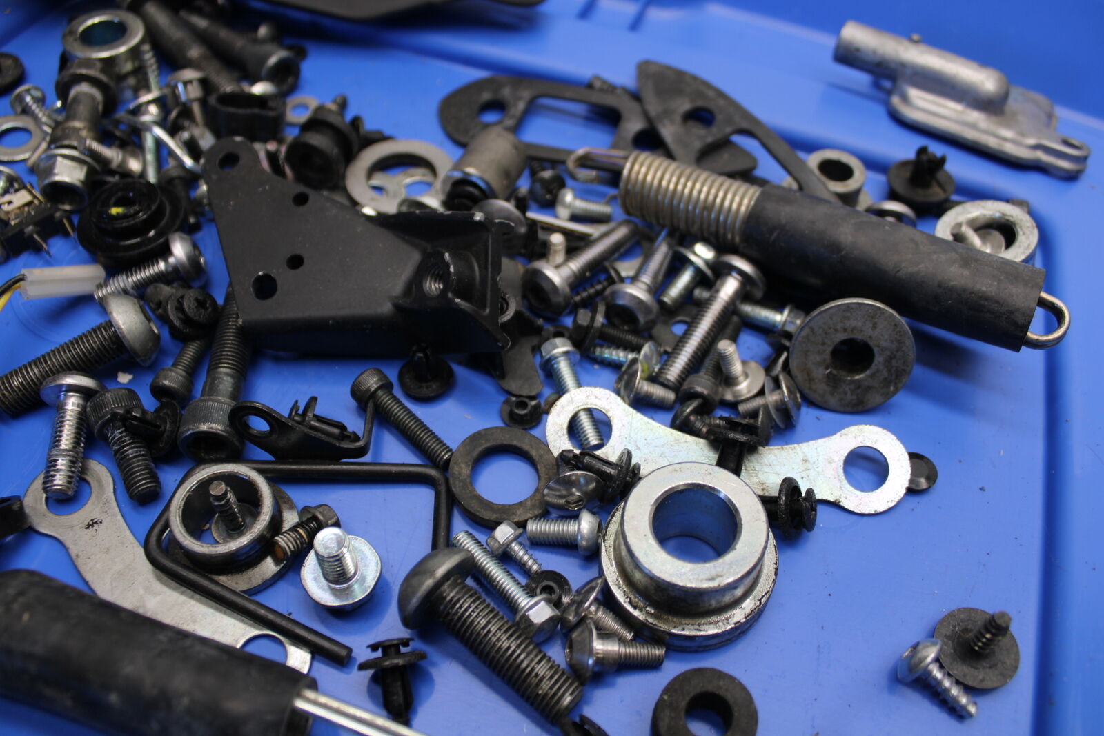15-17 YAMAHA YZF R3 BOLTS HARDWARE MOTOR SCREWS BB651