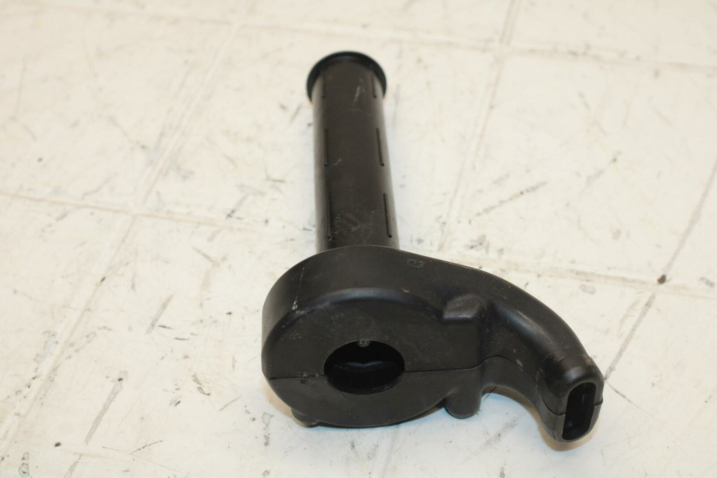 13-17 KAWASAKI NINJA ZX6R ZX636E THROTTLE CABLE LINE HOUSING GUIDE BB409