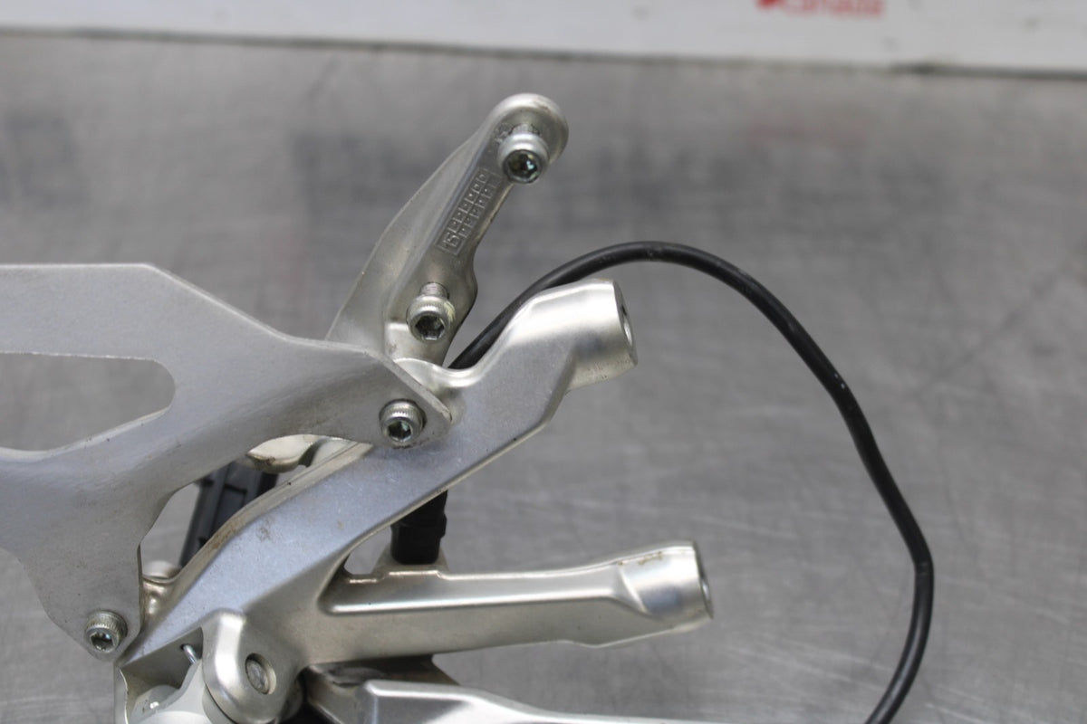 16 DUCATI 959 PANIGALE RIGHT REARSET REAR SET DRIVER FOOT PEG REST STOP BB912