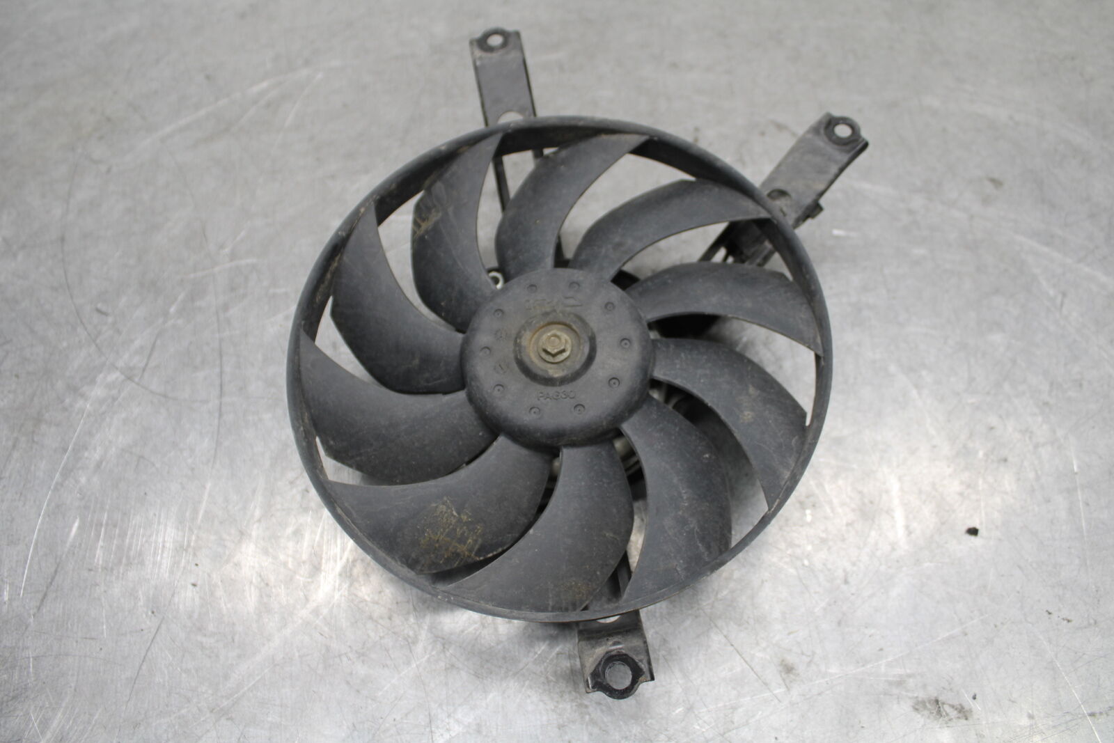 17-21 HONDA CBR1000RR SP RIGHT ENGINE RADIATOR COOLING FAN MOTOR BB681