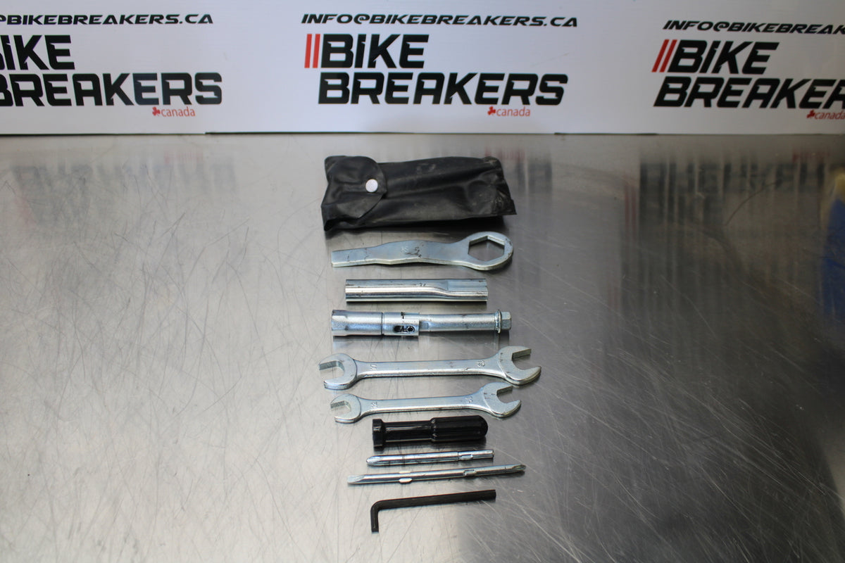 07 KAWASAKI Z1000 STOCK TOOLS OEM TOOL BAG KIT SET BB148