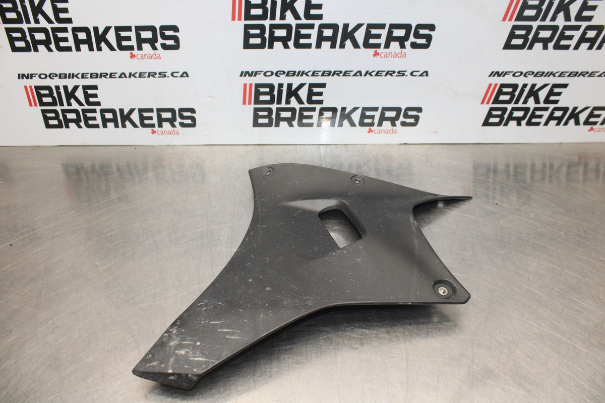 22-25 YAMAHA YZF R7 LEFT LOWER BOTTOM BELLY SIDE FAIRING COWL BB769