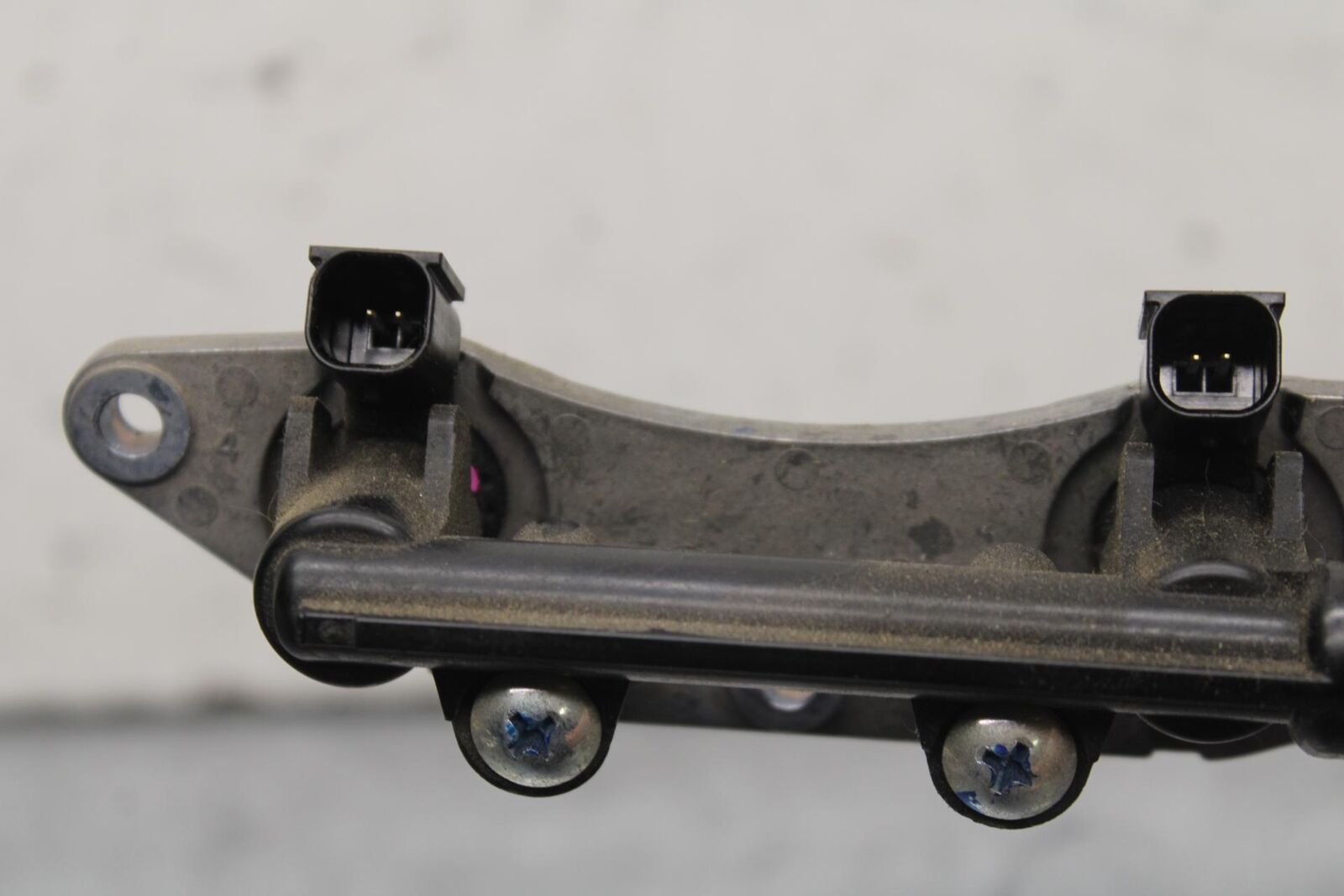 09-12 KAWASAKI NINJA ZX6R SECONDARY FUEL INJECTORS TOP AIRBOX GAS RAIL BB640