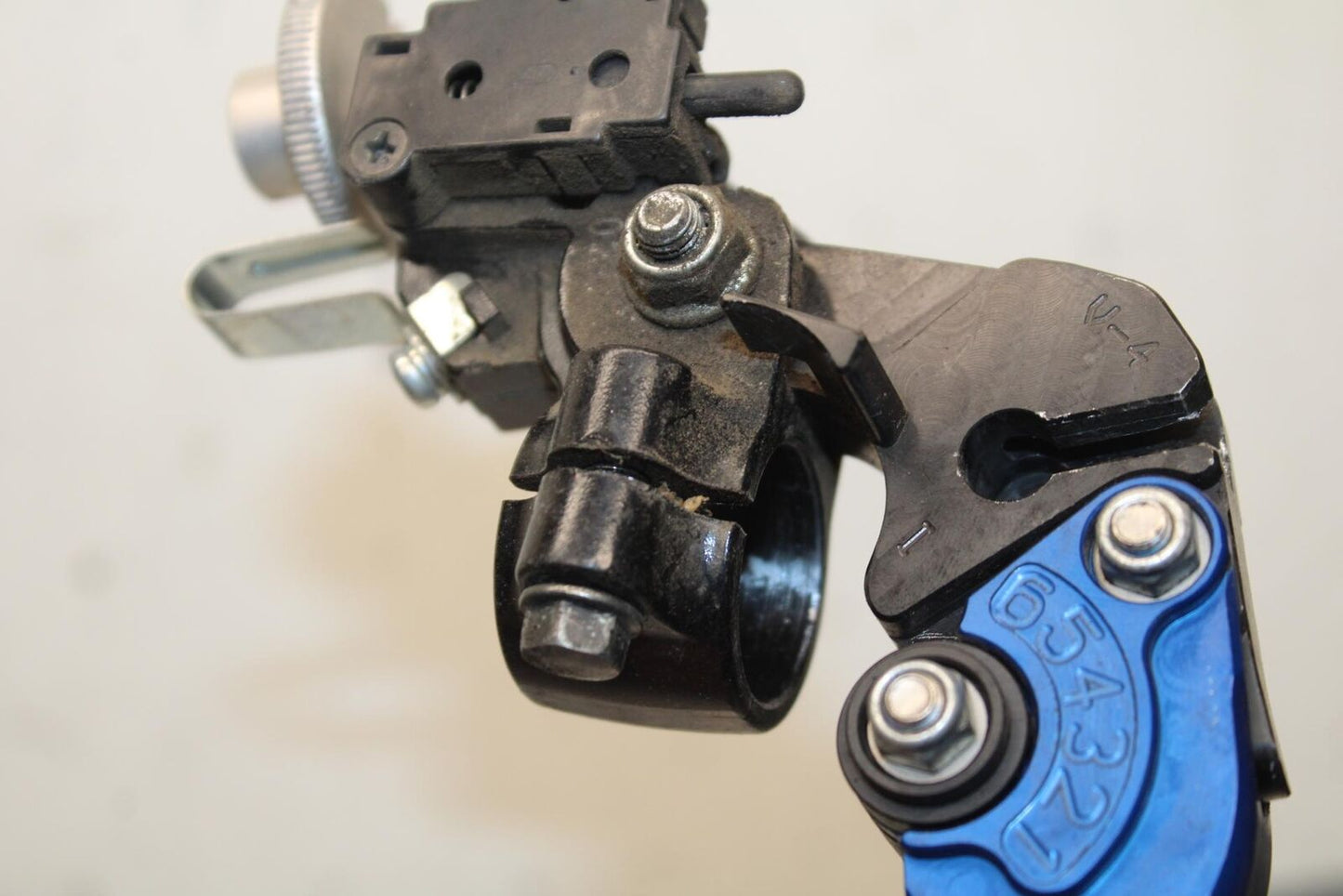 2011 Suzuki GSXR1000 CLUTCH PERCH MOUNT WITH LEVER 