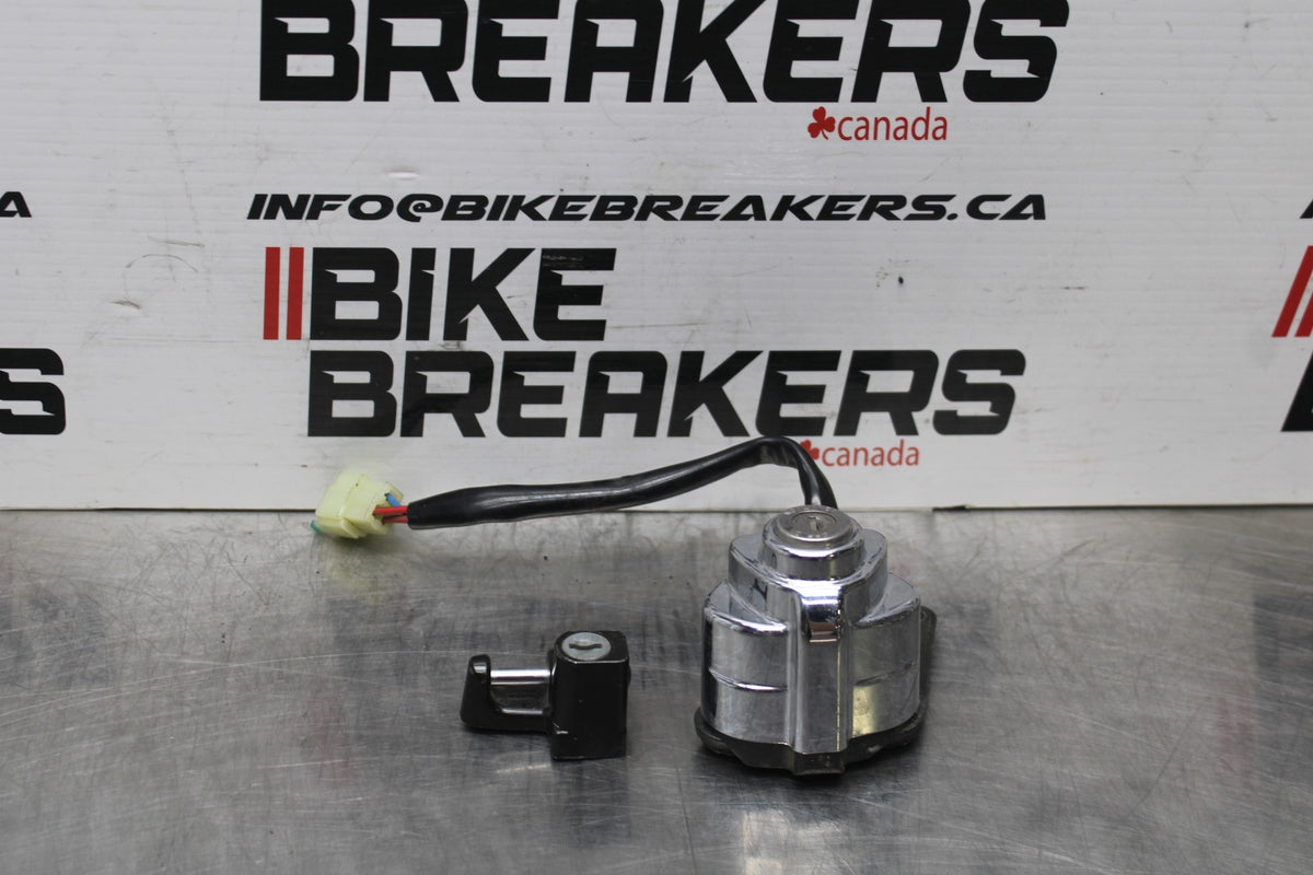 07 HONDA VTX1300R IGNITION LOCK & HELMET LOCK NO KEY BB825