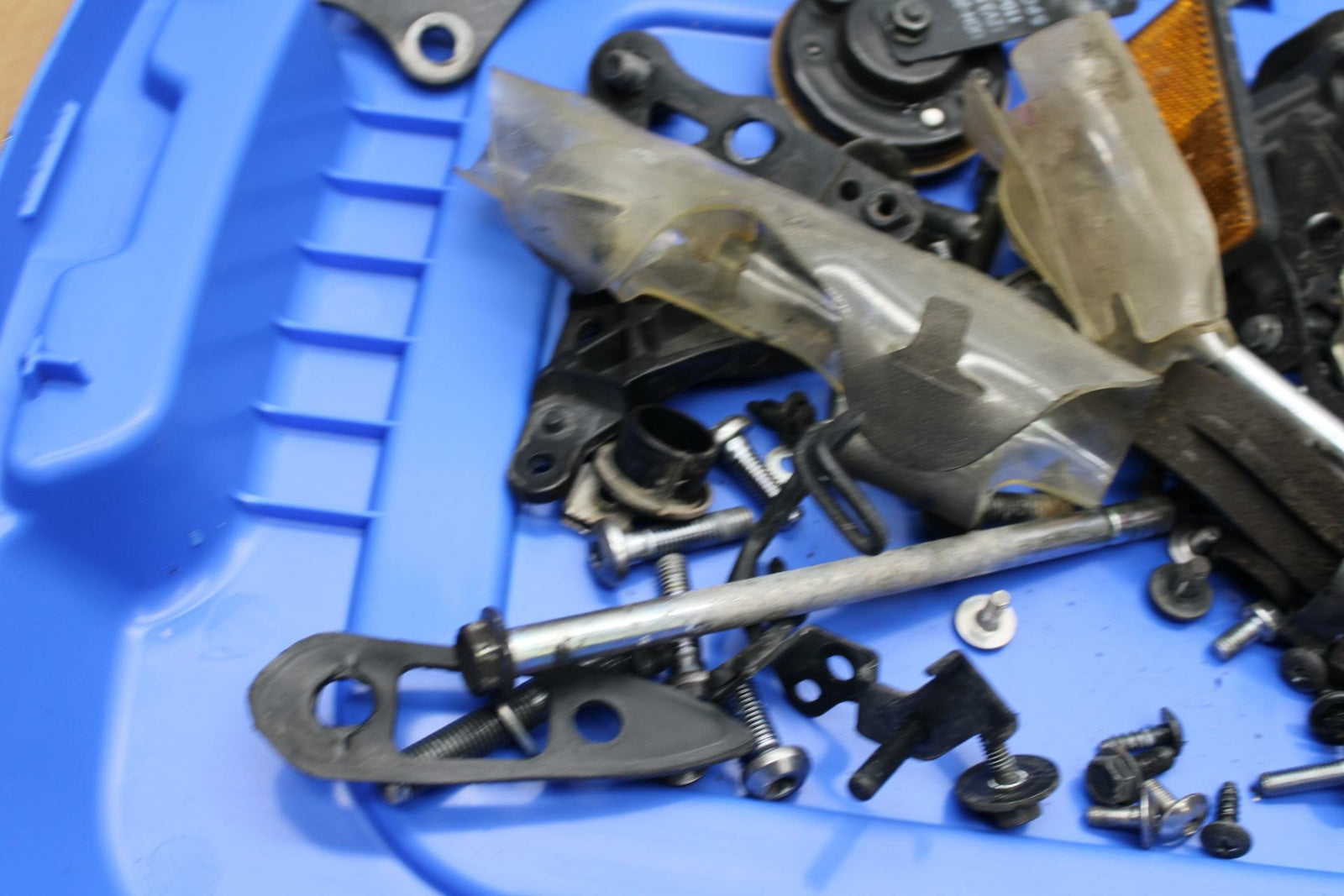 15-17 YAMAHA YZF R3 ENGINE MOUNTING BOLTS HARDWARE MOTOR SCREWS BB380
