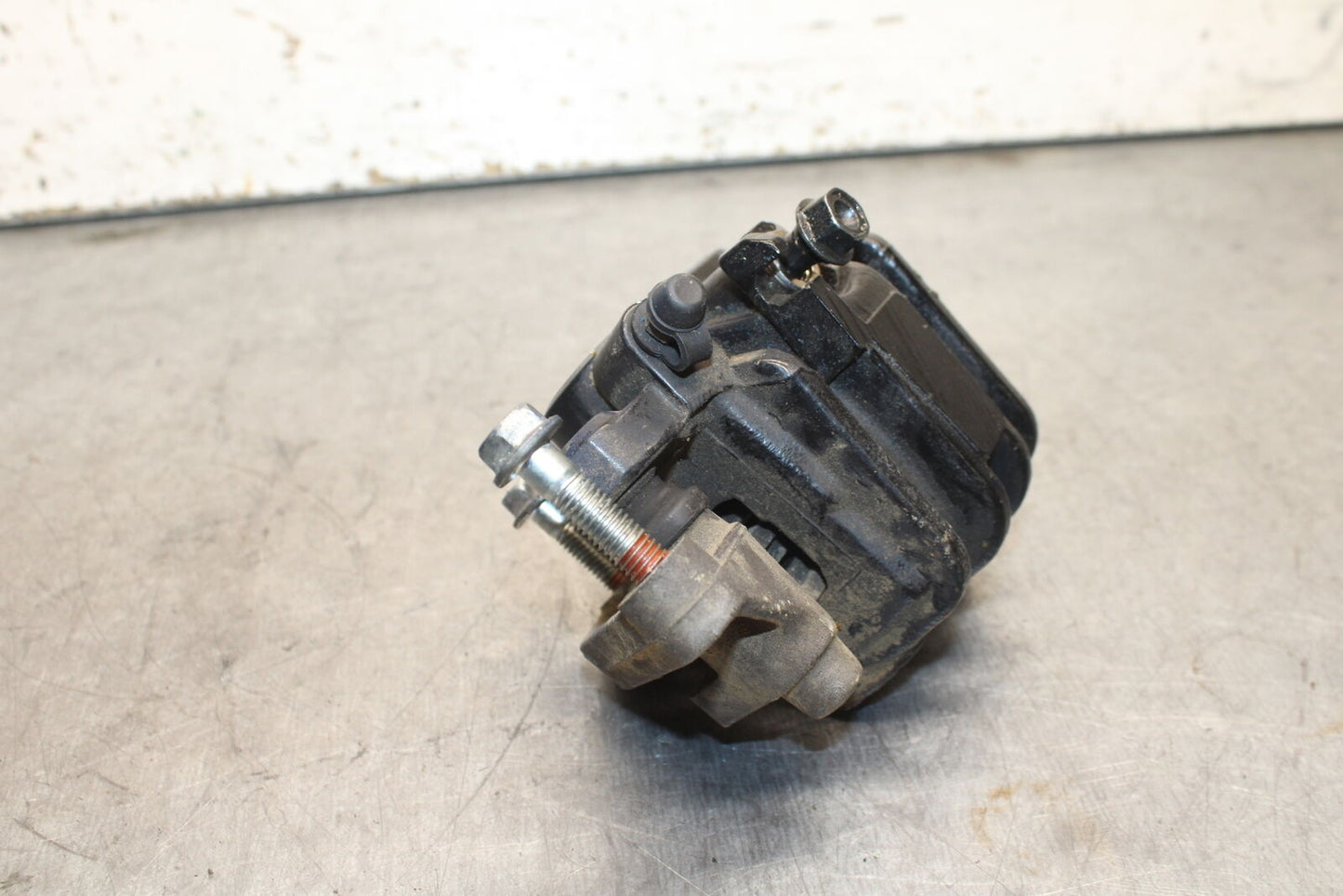 15-19 HONDA CBR300R LEFT FRONT BRAKE CALIPER  BB112