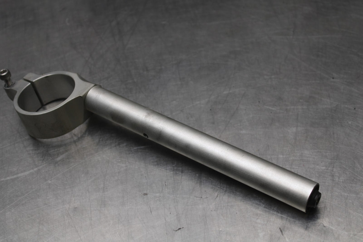 18 YAMAHA YZF R1  RIGHT CLIP ON HANDLEBAR BB838
