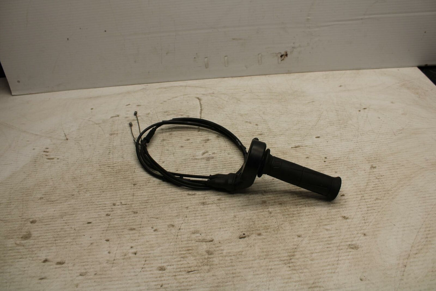 13-18 KAWASAKI NINJA ZX6R THROTTLE CABLE LINE HOUSING GUIDE BB304