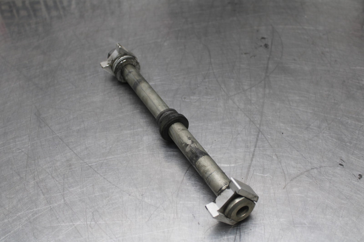 14 TRIUMPH STREET TRIPLE ABS REAR AXLE BACK WHEEL RIM PIVOT BOLT AXEL BB808