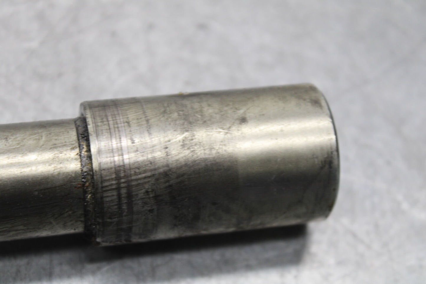 05-06 SUZUKI GSXR1000 FRONT WHEEL RIM AXLE PIVOT BOLT 54711-41G00 BB663