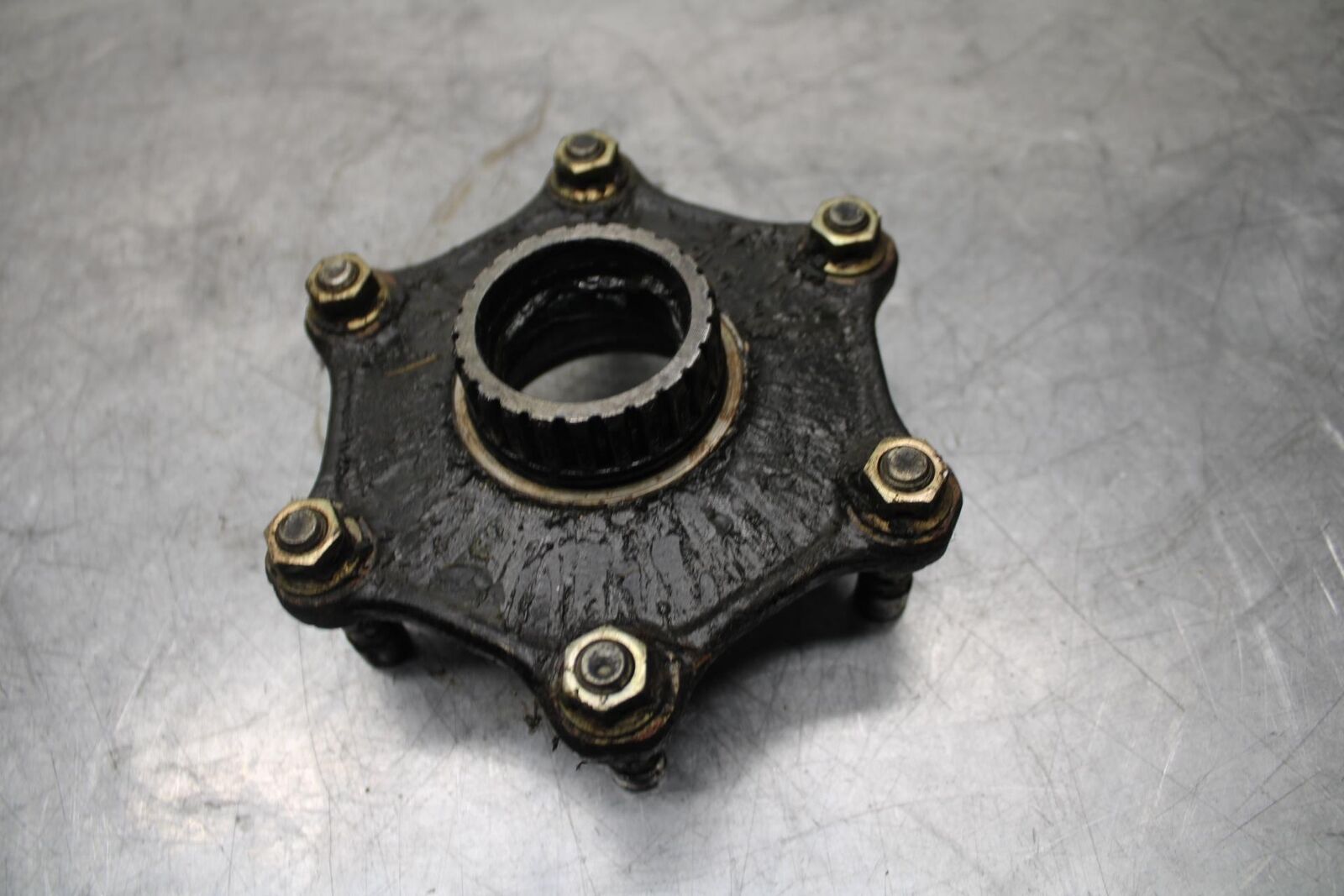 1983 Honda V45 Magna VF750C REAR HUB WHEEL BB91
