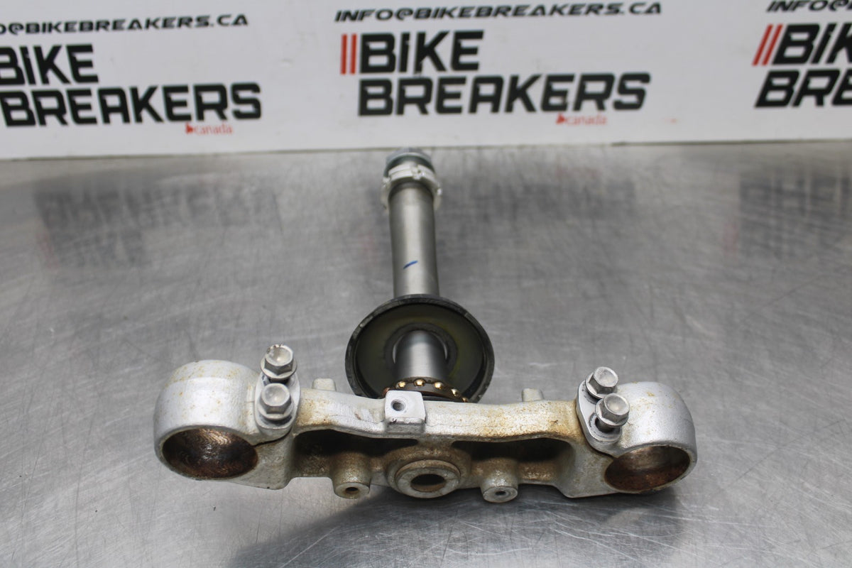 06 SUZUKI SV650S FRONT FORKS CLAMP LOWER TRIPLE TREE STEM BB783