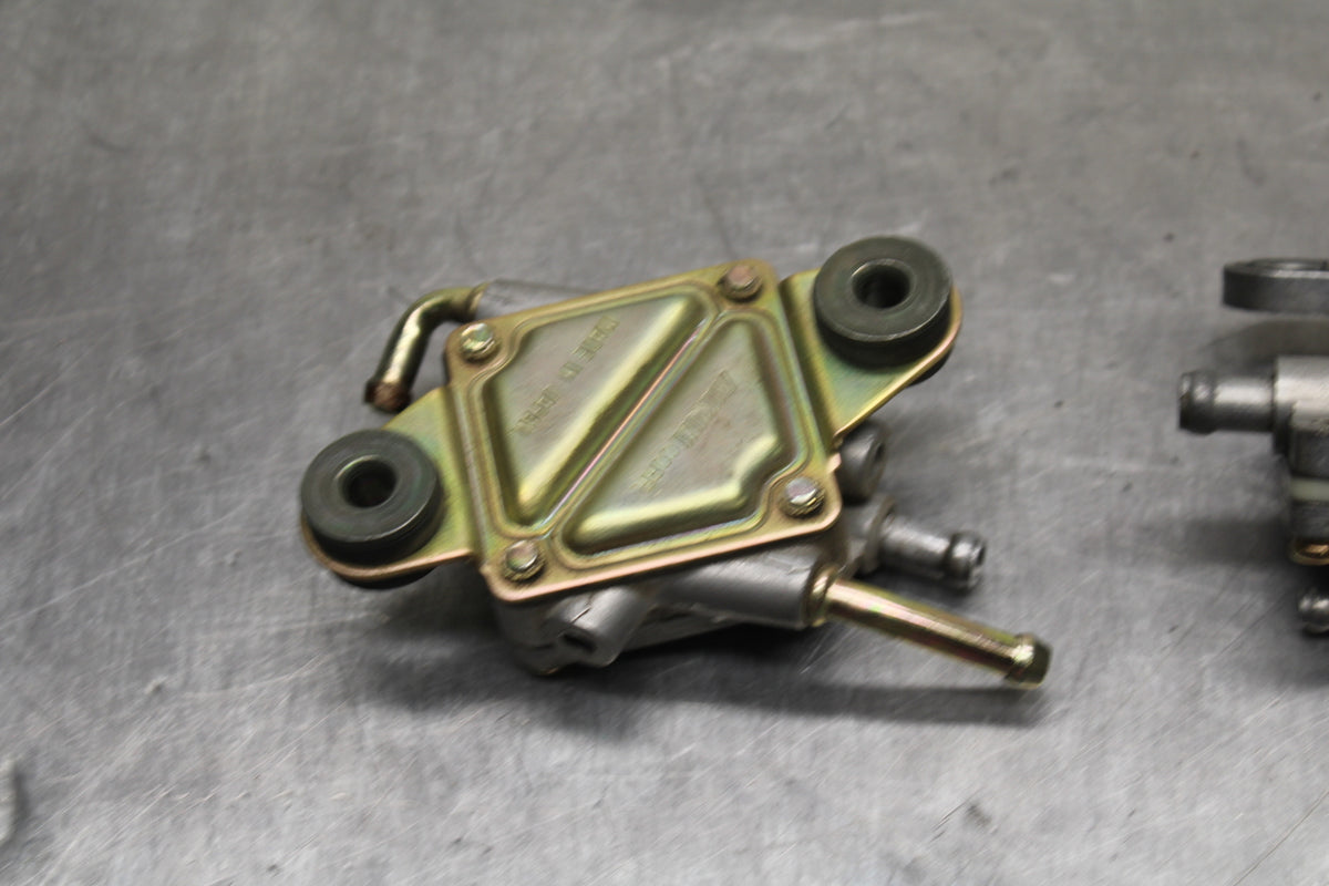 04 SUZUKI INTRUDER 800 GAS TANK FUEL PETCOCK / DIAPHRAGM BB758