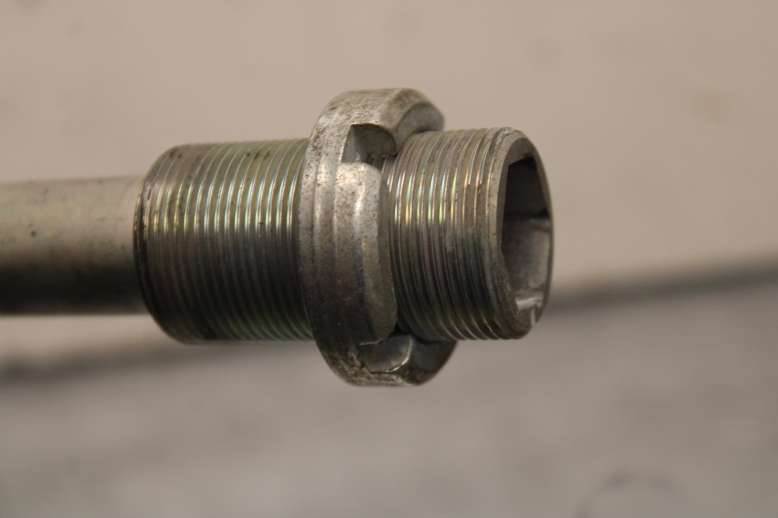 2006 Suzuki SV650 REAR SWINGARM BOLT SUSPENSION PIVOT AXLE 61211-17G00 BB93