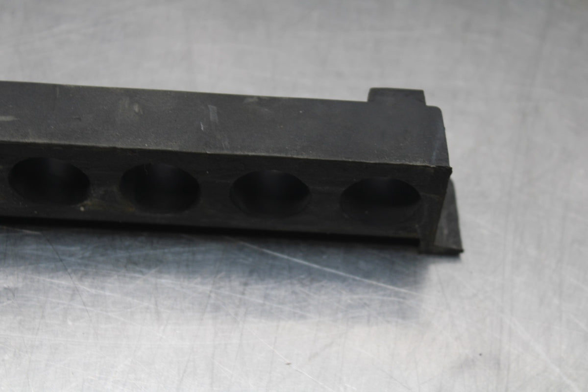 02 KAWASAKI VULCAN 800 VN800B CLASSIC BATTERY HOLD DOWN CLAMP STRAP BB862