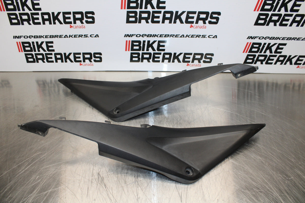 05-06 HONDA CBR600RR RIGHT LEFT GAS FUEL TANK PANELS COVERS TRIM SET COWLS BB149