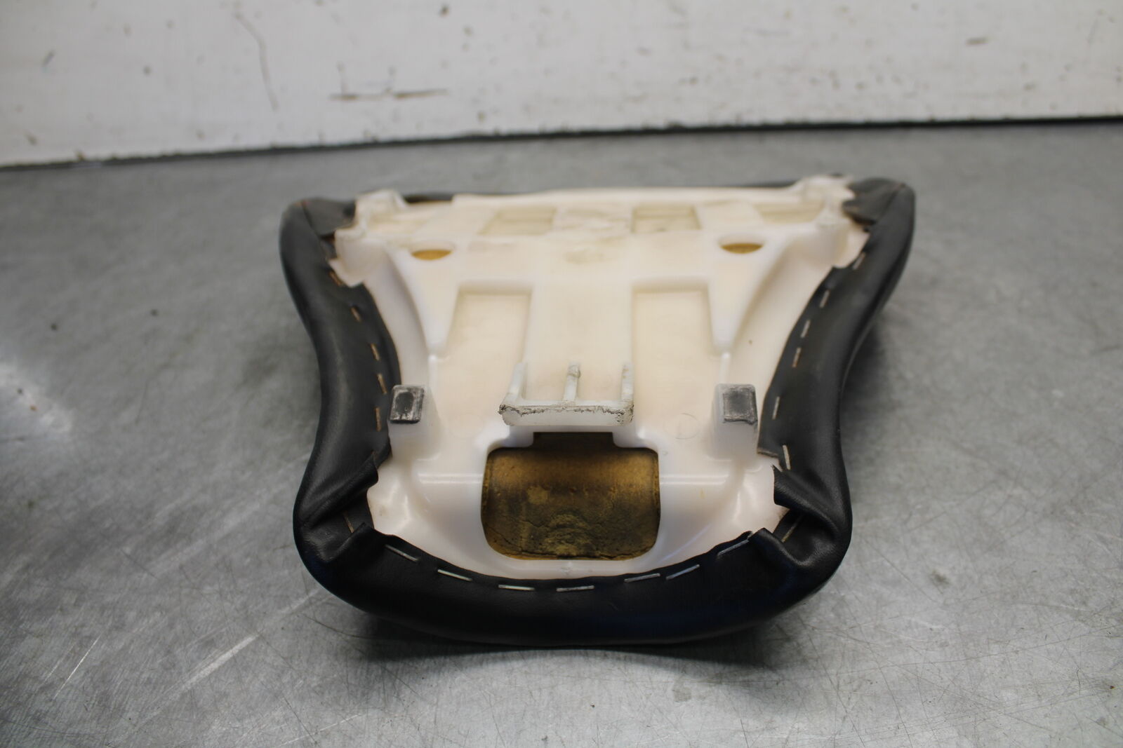 07-12 HONDA CBR600RR FRONT DRIVERS SEAT PAD SADDLE PILLION 77100-MFJ-D01 BB672
