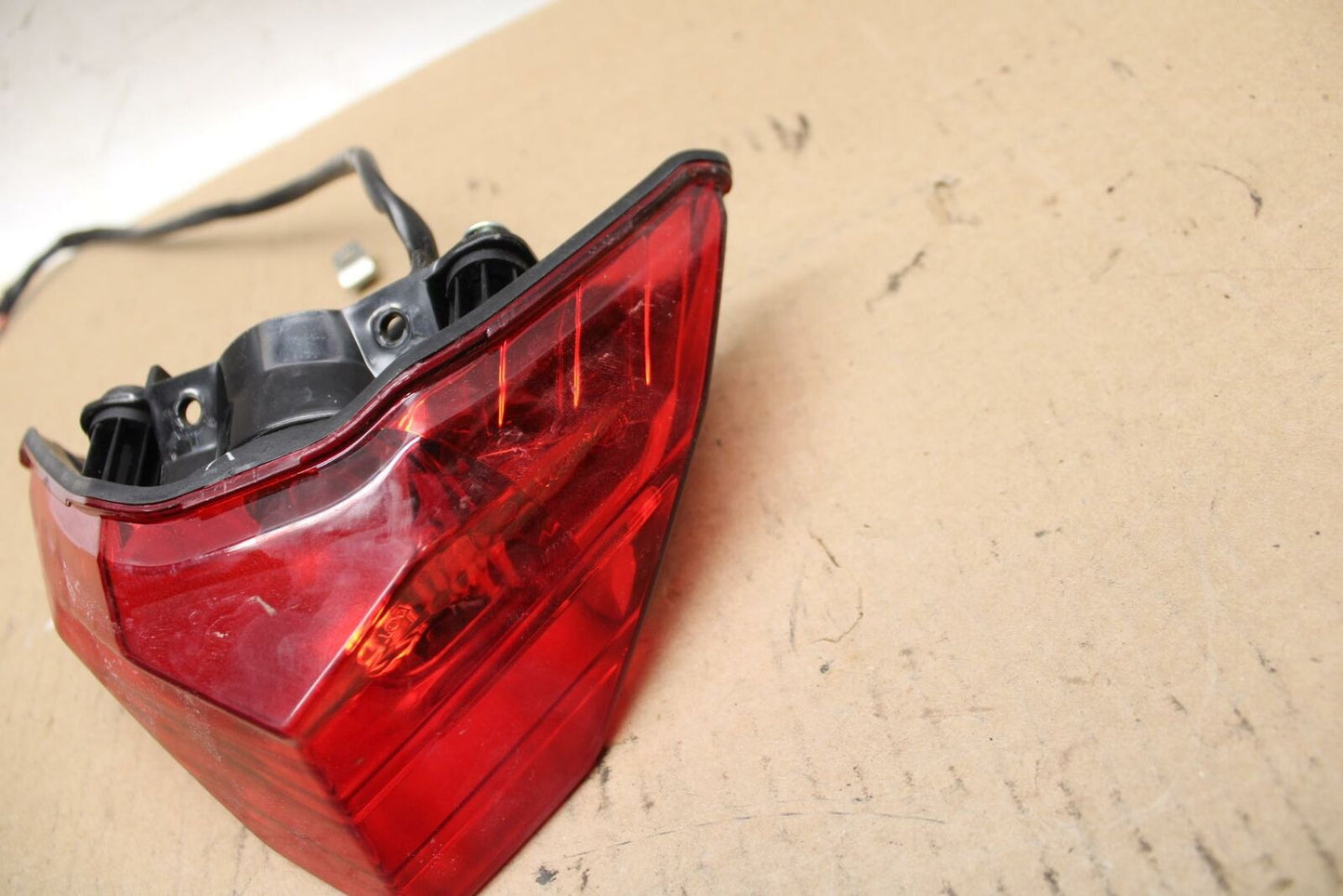15 KAWASAKI NINJA 300 EX300  REAR TAIL TAILLIGHT BRAKE LIGHT 23025-0326  BB395