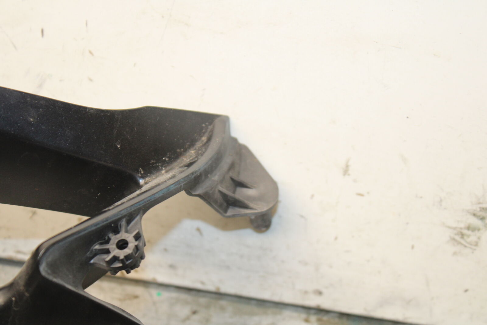 08-09 SUZUKI GSXR600 FRONT CENTER COWL FAIRING BB728